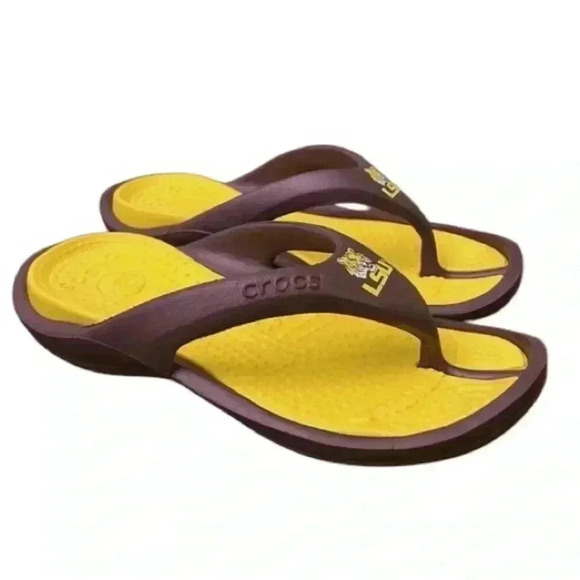 Crocs LSU Tigers Men’s 7 Women’s 9 Purple Yellow Flip Flop Thong Sandals Shoes - Picture 1 of 13